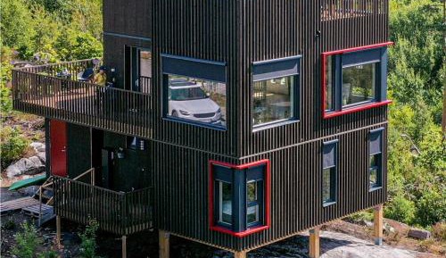 Three-Bedroom Holiday Home 