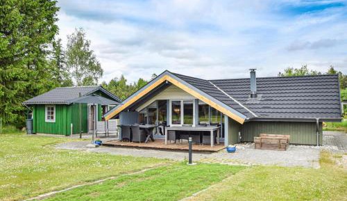 Four-Bedroom Holiday Home