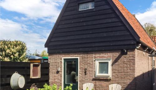 One-Bedroom Holiday Home