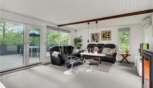 Three-Bedroom Holiday Home 