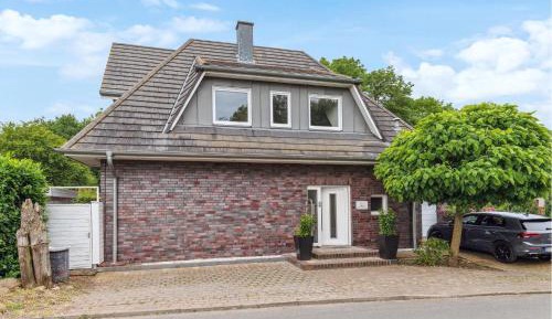 Three-Bedroom Holiday Home 