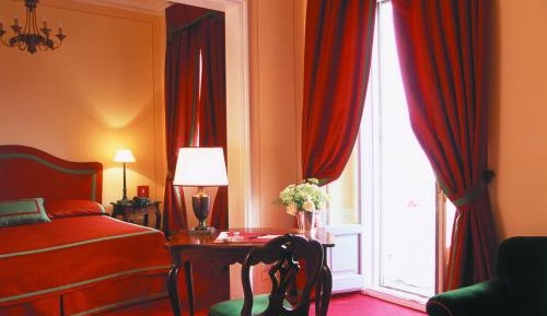 Deluxe Junior Suite with Partial Lake View