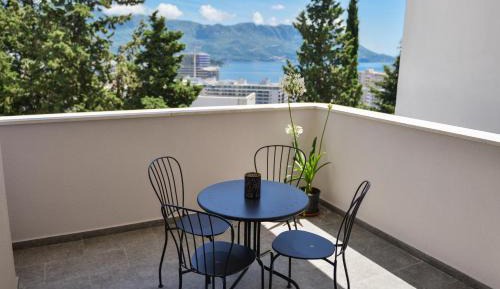 One-Bedroom Apartment with Sea View and Terrace