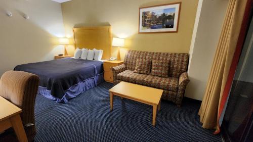 King Room  with Pool Access