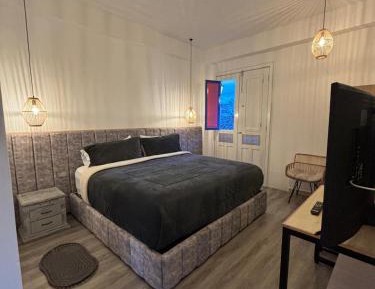 Deluxe Suite with Spa Bath