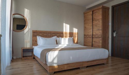 King Room with Mountain View