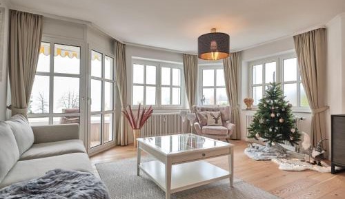Apartment with Lake View
