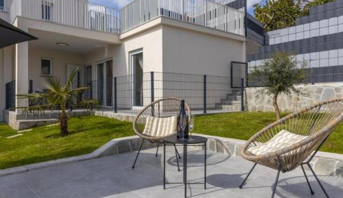 Three Bedroom Apartment with Sea View