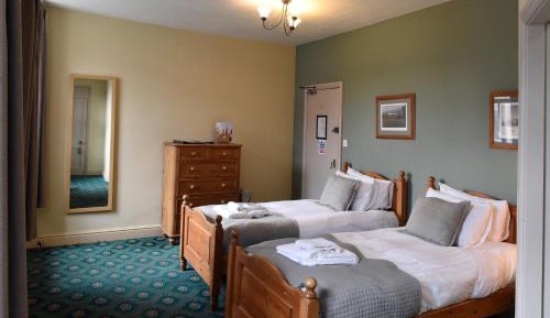 Twin Room with Private Bathroom