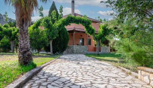 Olive 3 Bedroom Country House