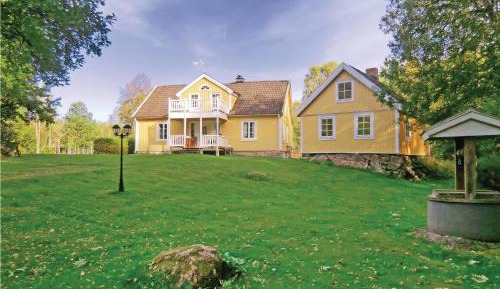 Two-Bedroom Holiday Home