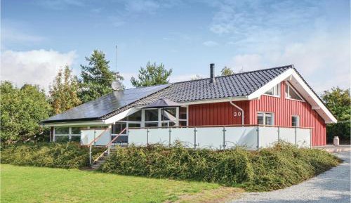 Four-Bedroom Holiday Home