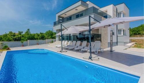 Four-Bedroom Holiday Home