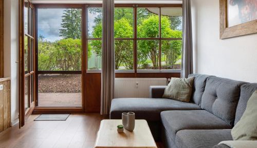 Superior One-Bedroom Apartment