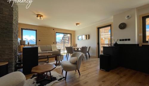Apartment with Mountain View