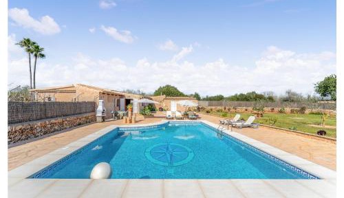 Three-Bedroom Holiday Home 