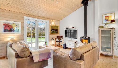 Three-Bedroom Holiday Home 