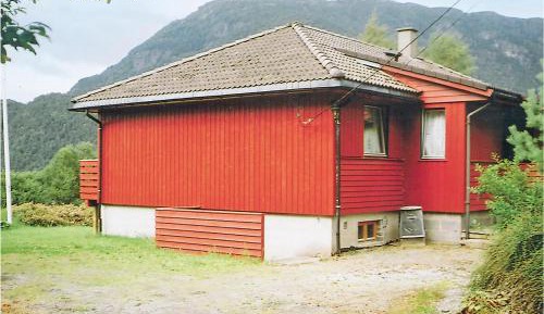 Three-Bedroom Holiday Home 
