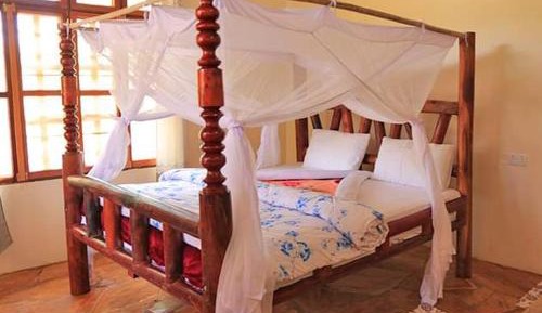 Deluxe Double Room (2 Adults + 1 Child)