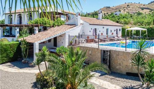 Seven-Bedroom Holiday Home