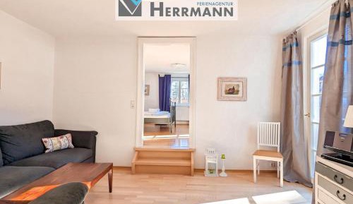 Apartment with Mountain View