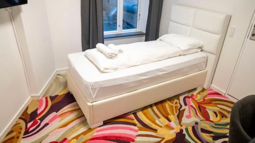 Single Room with Shared Bathroom