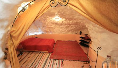 Berbere Troglodyte Three-Bedroom Suite (4adultes)
