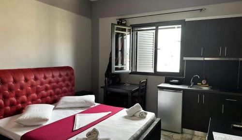 Apartment with Mountain View