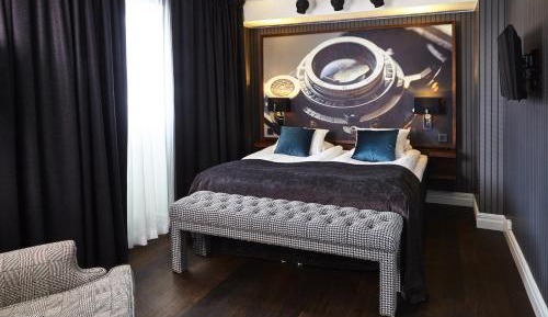 King Room with Bunk Bed