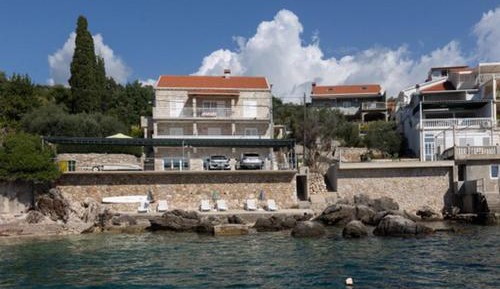 One-Bedroom Apartment with Terrace and Sea View