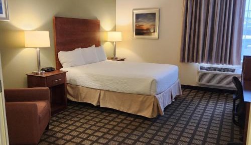 Queen Room - Disability Access/Non-Smoking