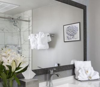 Small Queen Room
