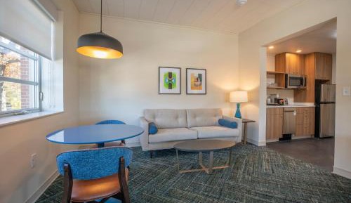 Queen Suite