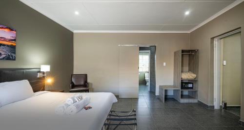 Twin Room with Private Bathroom