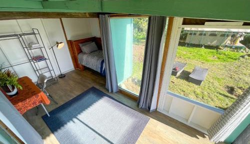 Single Room with Shared Bathroom