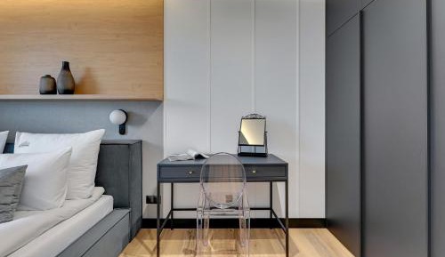 Deluxe King Suite