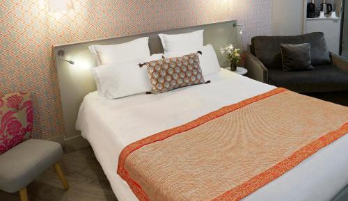 Superior Queen Room with Sofa