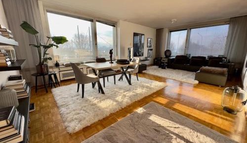 Four-Bedroom Apartment with Lake View