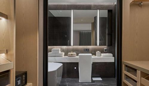 Two-Bedroom King Suite with Kitchen