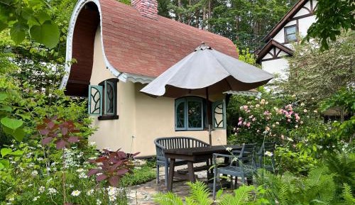 Cottage with Garden View