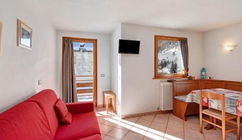 Superior One-Bedroom Apartment with Balcony