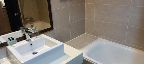 Deluxe 2 Single Beds