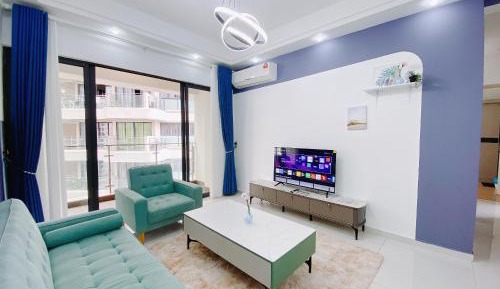 Apartment with Garden View