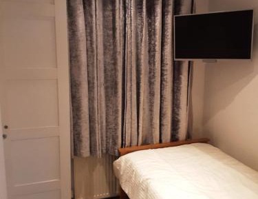 Single Room with Shared Bathroom