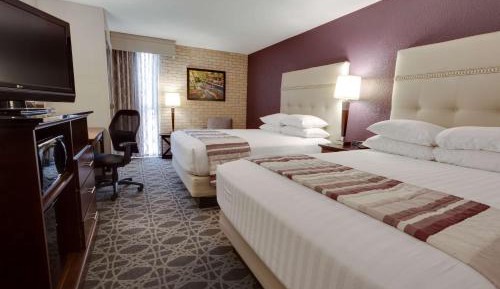 Deluxe Queen Room with Two Queen Beds