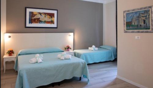 Double or Twin Room with Private Bathroom