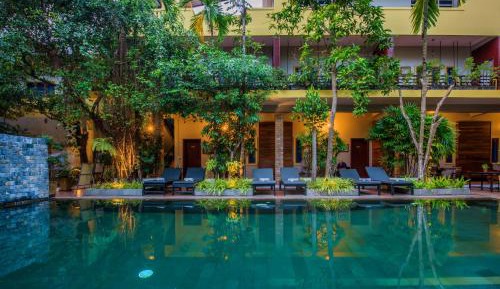  Deluxe Double Pool Access