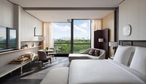 Deluxe Garden View Room King