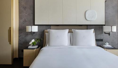 Premier Garden Terrace Suite King