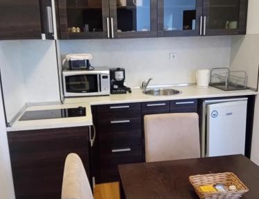 Studio (2 Adults)
